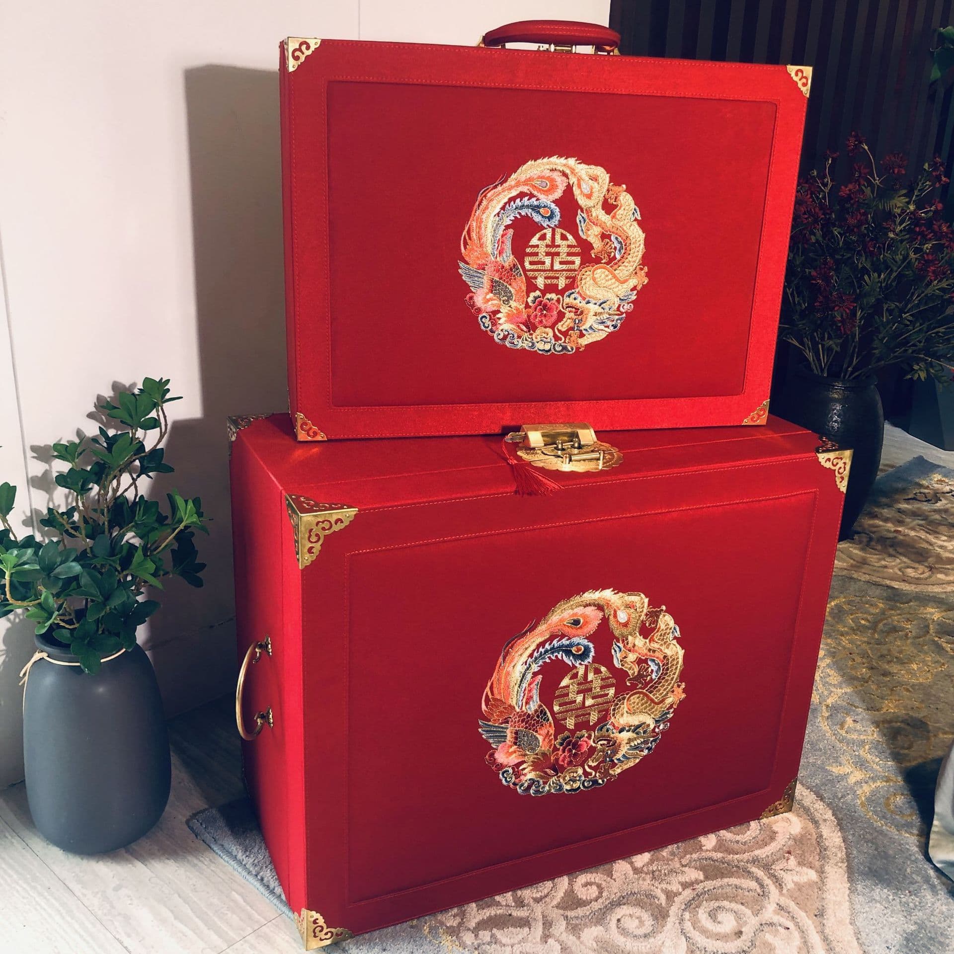Jiuxihu wedding box wooden box gift box bridesmaid bride souvenir basket Chinese style red embroidered wooden box