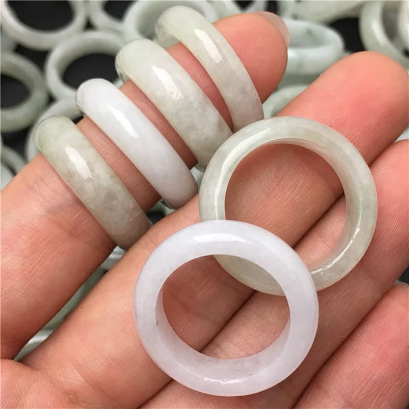 Wholesale A-grade jade rings for men and women, Burmese jade jewelry, handicrafts, Sihui jade, cultural toys