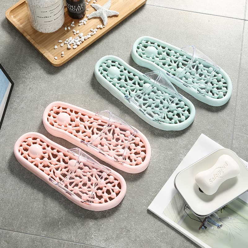 Cute Couple Bathroom Slippers Home Comfortable Anti-Slip Water Leakage PVC Material Unisex Grape Particle Design Indoor Slippers