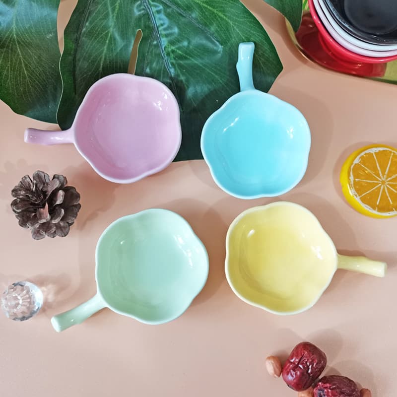 Ceramic Small Dipping Sauce Dish Soy Sauce Plate Bone Dish Creative Cute Japanese Tableware Snack Plate for Home