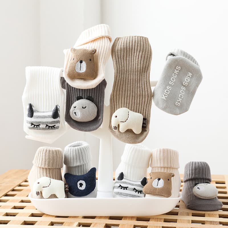 Spring-Autumn Newborn 3D Cartoon Character Baby Socks with Anti-Slip Dots, Loose Cuff, Toddler Floor Socks