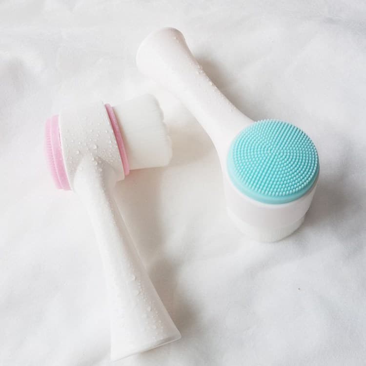 Manual double-sided facial brush, 3D silicone cleanser with soft fiber bristles, massaging deep pore cleaning device
