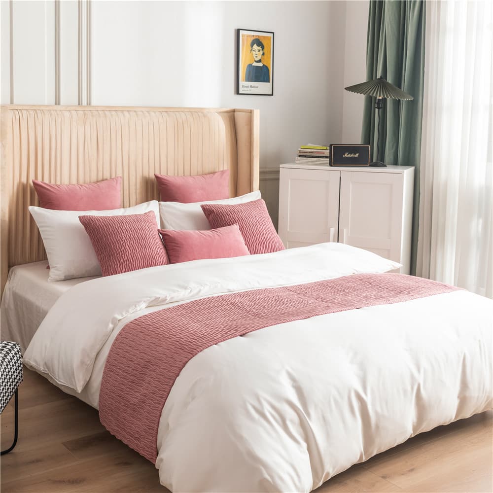Nordic Light Luxury Thick Dutch Velvet 3D Small Triangle Reversible Pink Couples Room Bed Runner
