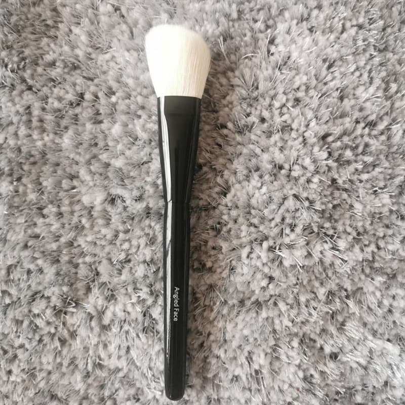 Bb Brand Wool Contouring Brush, Blush Brush, Contouring Brush, Essential Soft-Bristled Makeup Brush for Beauty, Multifunctional and Portable