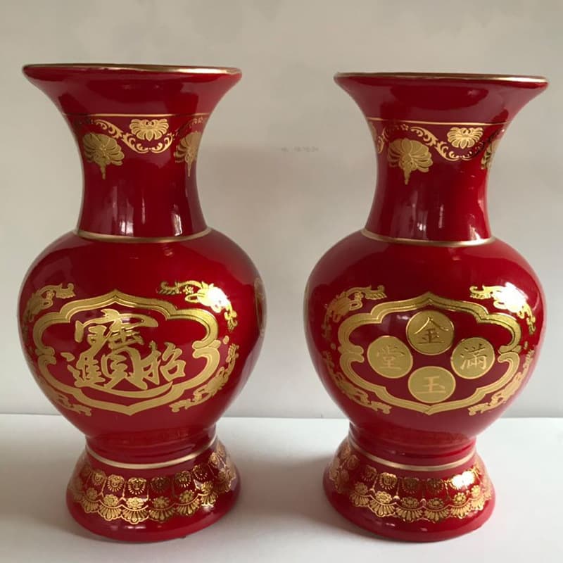 Ceramic Chinese red glaze vase, creative and simple living room flower arrangement, dried flower decoration, ornament.