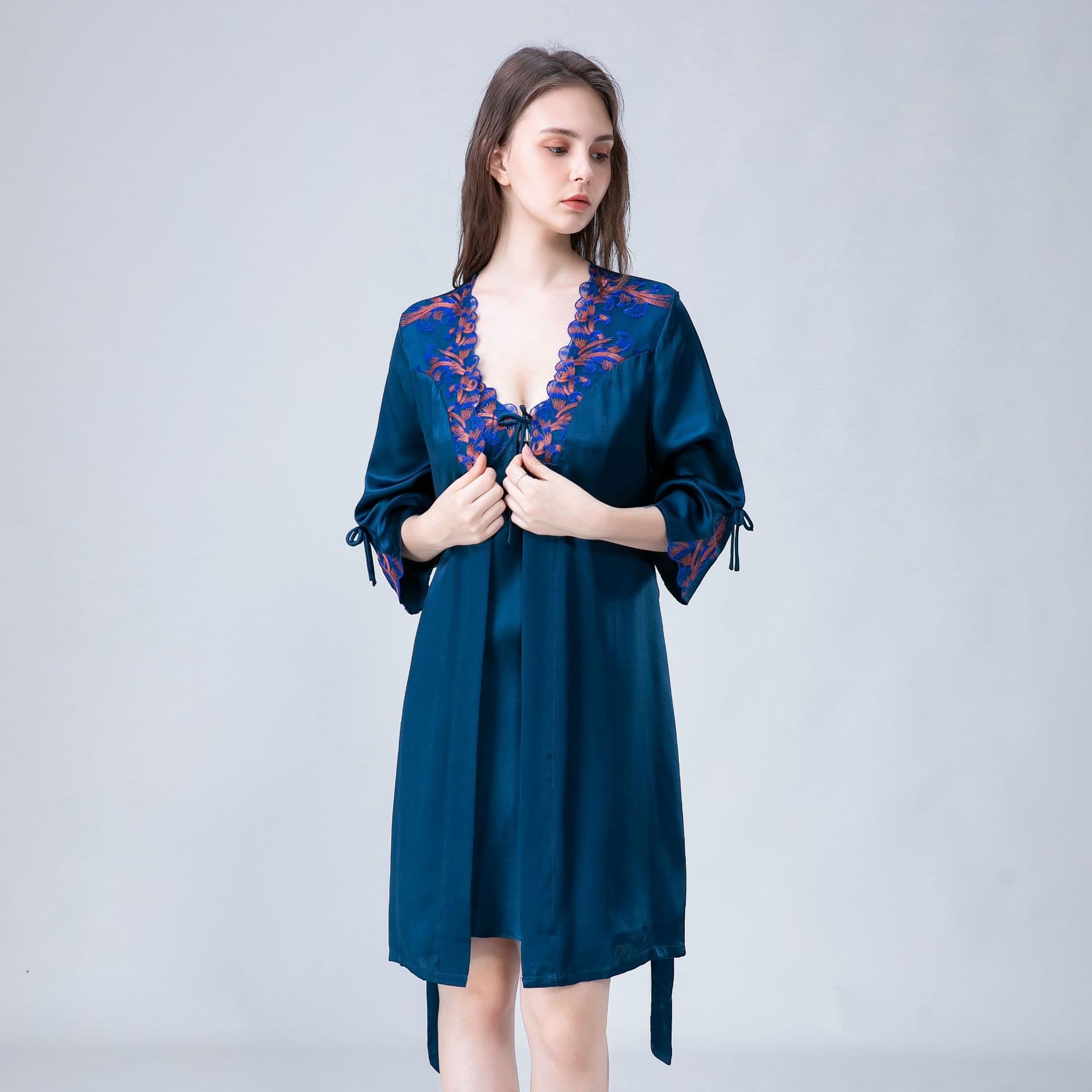 Silk Nightgown Long Spring, Summer and Autumn Pajamas Women's Lace-Up Mulberry Silk Nightgown Silk Robe Manufacturers Wholesale 2556
