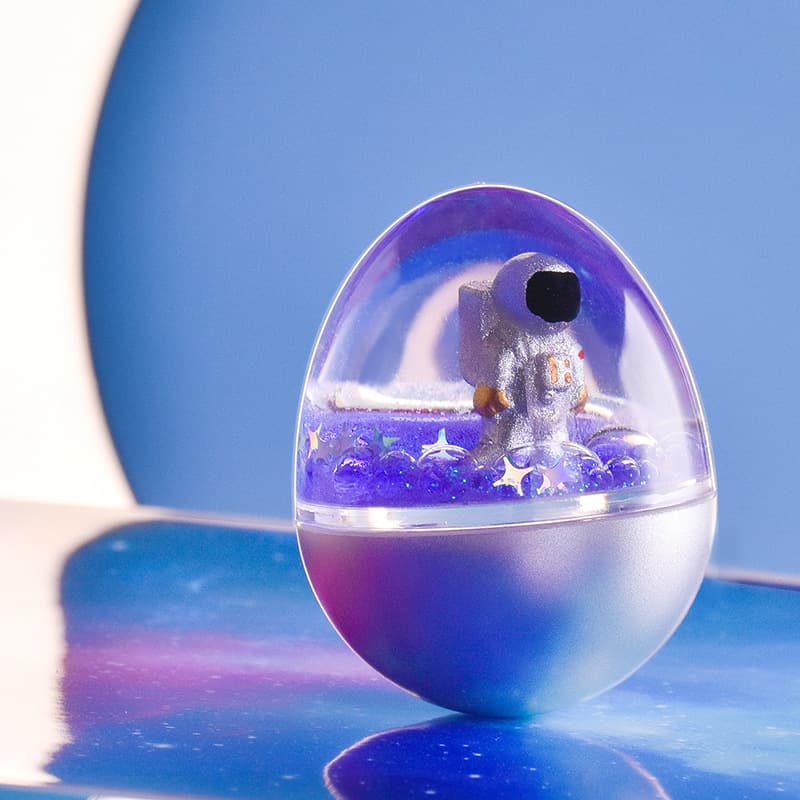 Astronaut Liquid Quicksand Tumbler Creative Decoration Stress Relief Toy for Classmates, Boys and Girls