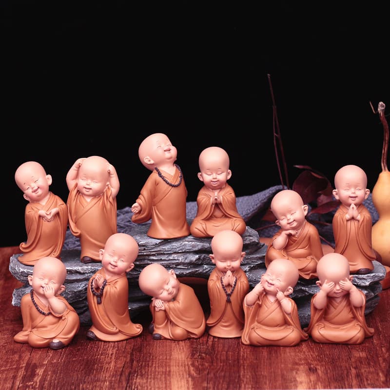 Creative Personalized Car Decorations Moving Head Monk Figurine Adorable Vehicle Interior Accessories Synthethic Resin Craft
