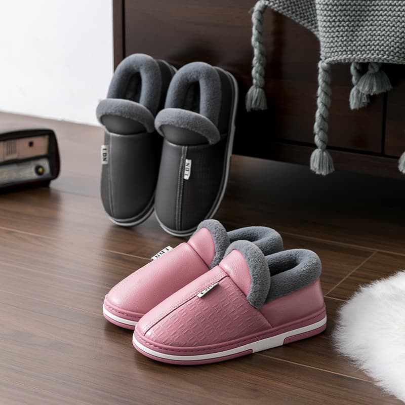 Women's PU leather cotton slippers, winter home wear, with heel, postpartum care, indoor warm couple leather cotton slippers, men's winter.