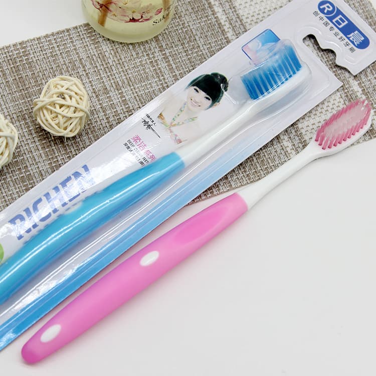 Wholesale disposable toothbrushes for hotels, B&Bs, soft bristle toothbrushes for home hospitality, portable dental kits, consumables