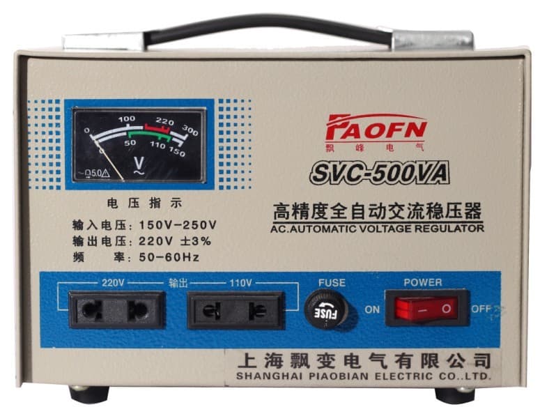 In stock Shanghai Piaobian pointer type SVC high-precision AC voltage regulator 500W.