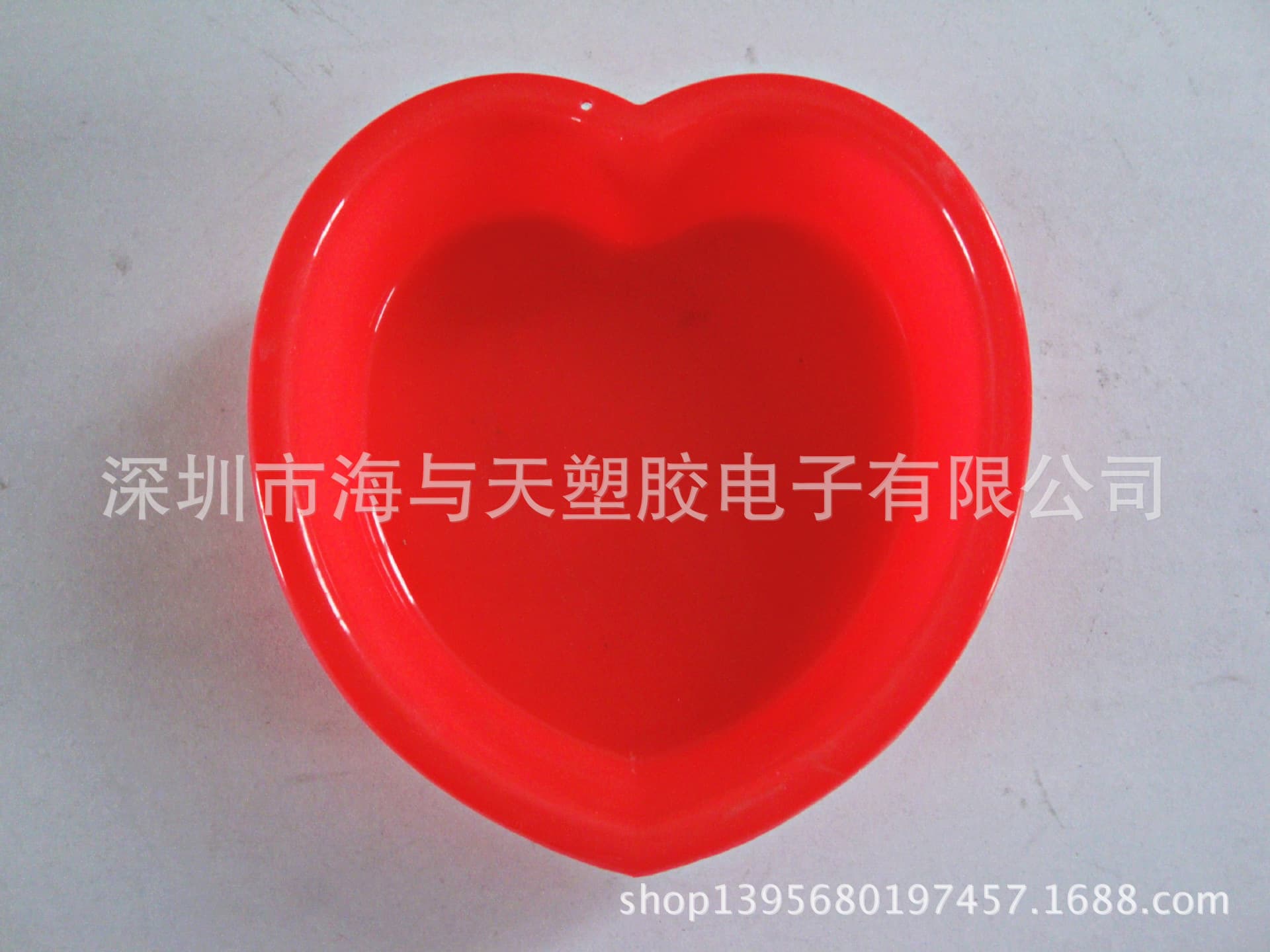 Baking kitchenware 86604051 heart-shaped round single hole silicone cake mold cake plate