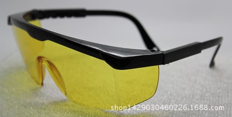Yellow Lens Polarized Night Vision Glasses for Driving, Anti-Glare and High-Beam Resistant Sunglasses for Drivers