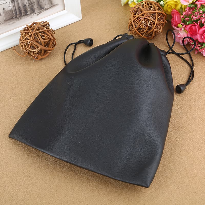 Wholesale and retail of imitation leather bags, headphone storage bags, drawstring bags, and large headphone PU bags.