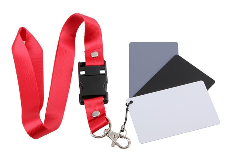 White balance 18 degrees, small gray card, black, white and gray three-color card for accurate exposure, scratch-resistant, waterproof, portable and exquisite neck strap.