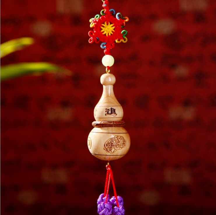 Factory direct sales of hanging knot peach wood gourd car hangings, gourds that can be unscrewed