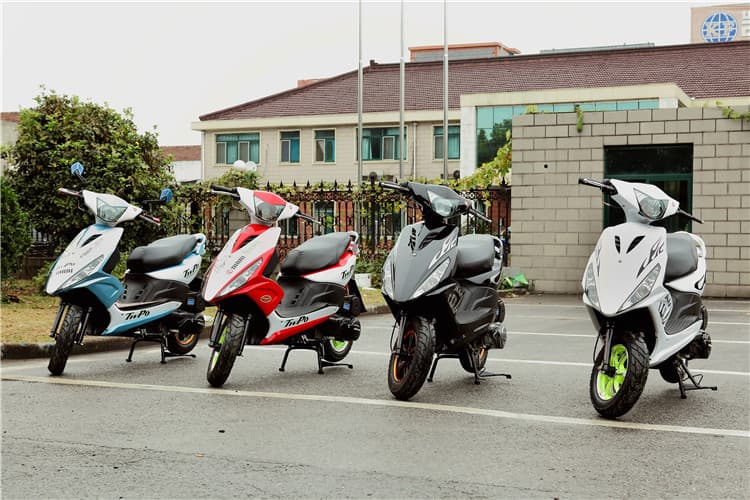 Cool Men's and Women's Sports Gas-Powered Moped, Ghost Fire Scooter, Two-Wheeled Gas Motorcycle