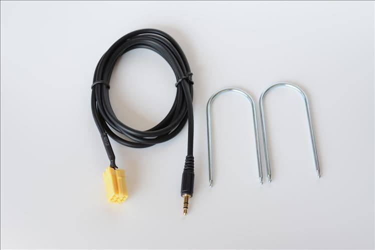 Alfa Romeo Fiat Lancia AUX Cable Female Connector AUX Cable + CD Removal Tool Set