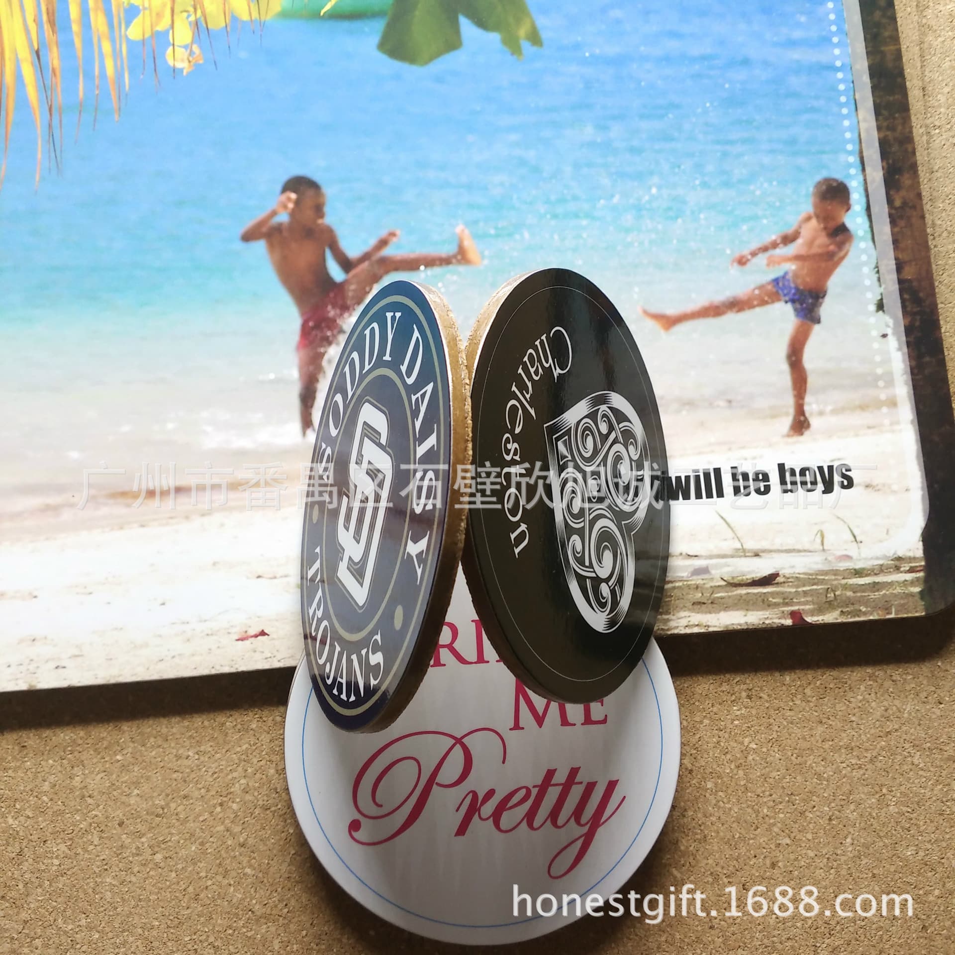 Guangzhou manufacturer produces heat insulation pads, MDF cork coasters, color printed coasters, MDF cork coasters, tableware