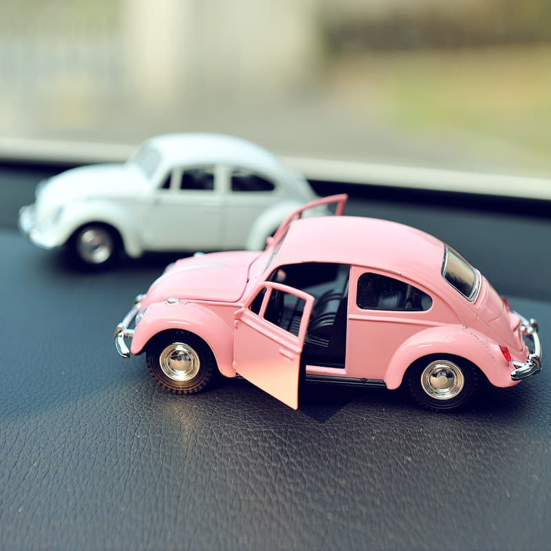 Car Perfume Vintage Car Model Perfume Holder Scented Wax Car Interior Decoration Car Model Ornament