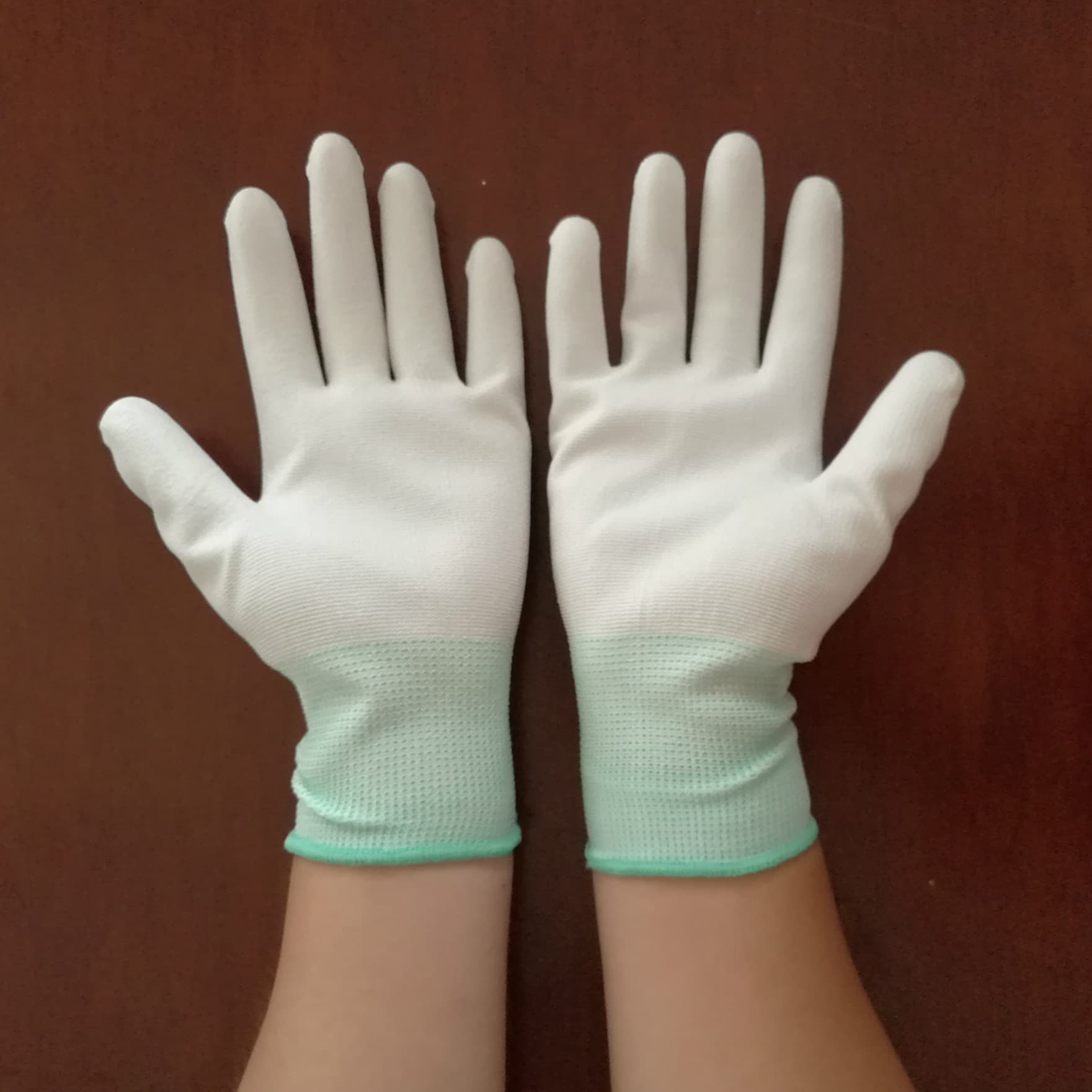 White anti-static palm-coated PU gloves with nylon 13-gauge polyester non-slip coating for electronics