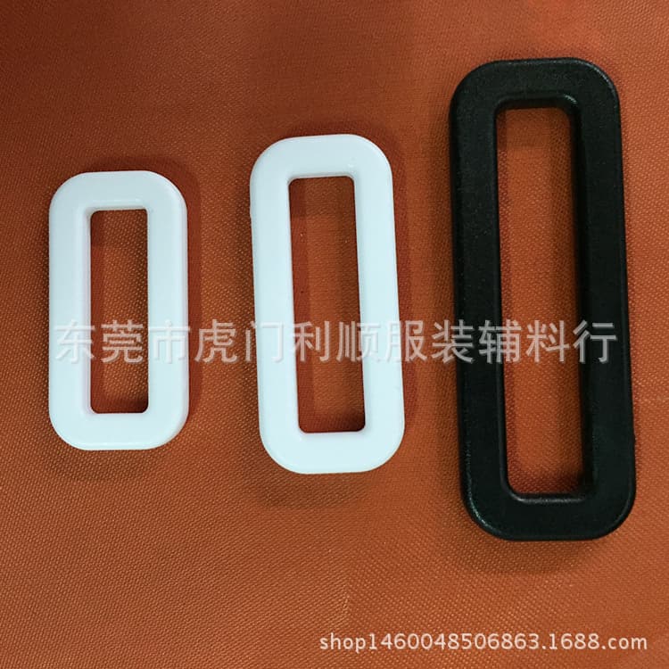 Factory in-stock plastic 2CM square buckles, plastic 20mm adjustment buckles, 6-point square buckles, and elastic band adjustment buckles.