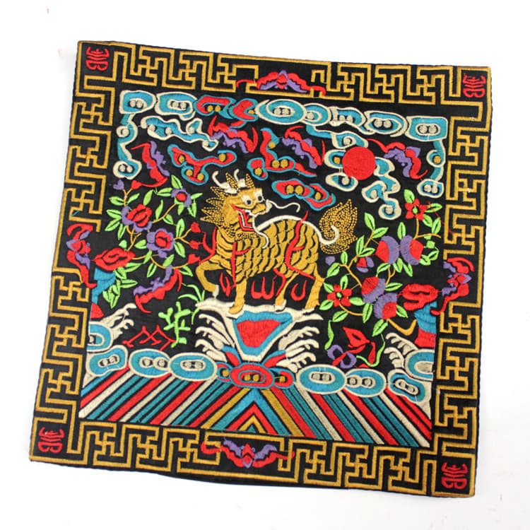 Factory direct Qing dynasty official robe embroidered patch, military official first rank kylin embroidery piece phone pad ethnic style craft