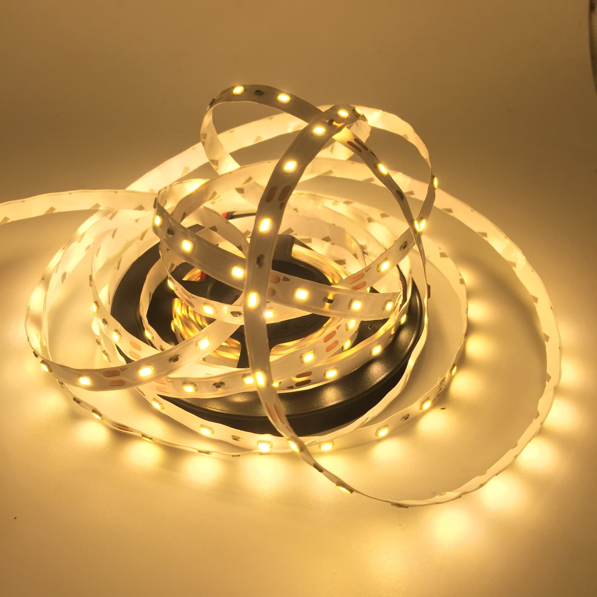 2835 naked version LED light strip 2835 60-light white light naked version warm white, white light soft light strip 2835 light strip