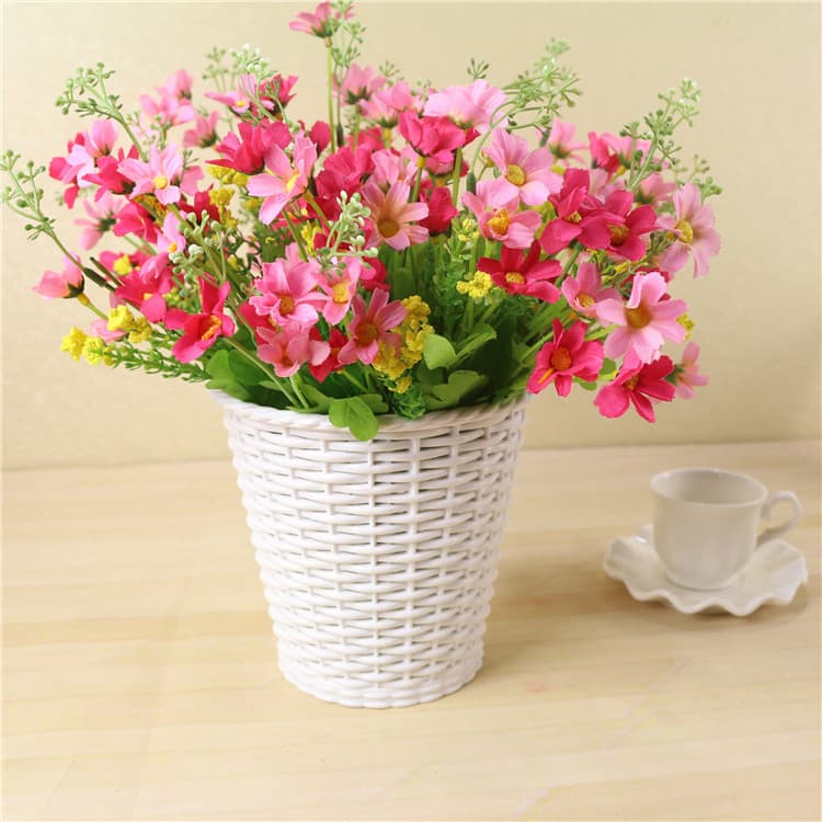Manufacturer of plastic vases, plastic small flower baskets, rattan imitation flowers, artificial flowers, vase ornaments, plastic flower buckets, flower arrangements