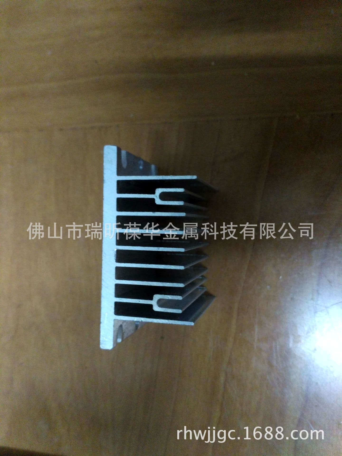 Semiconductor cooling plate, water dispenser heat sink, car refrigerator heat sink, constant temperature heat sink.