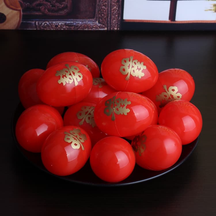 Hot-selling red plastic eggshells, festive eggshell supplies, large happiness eggshells for baby full moon and wedding return gifts.