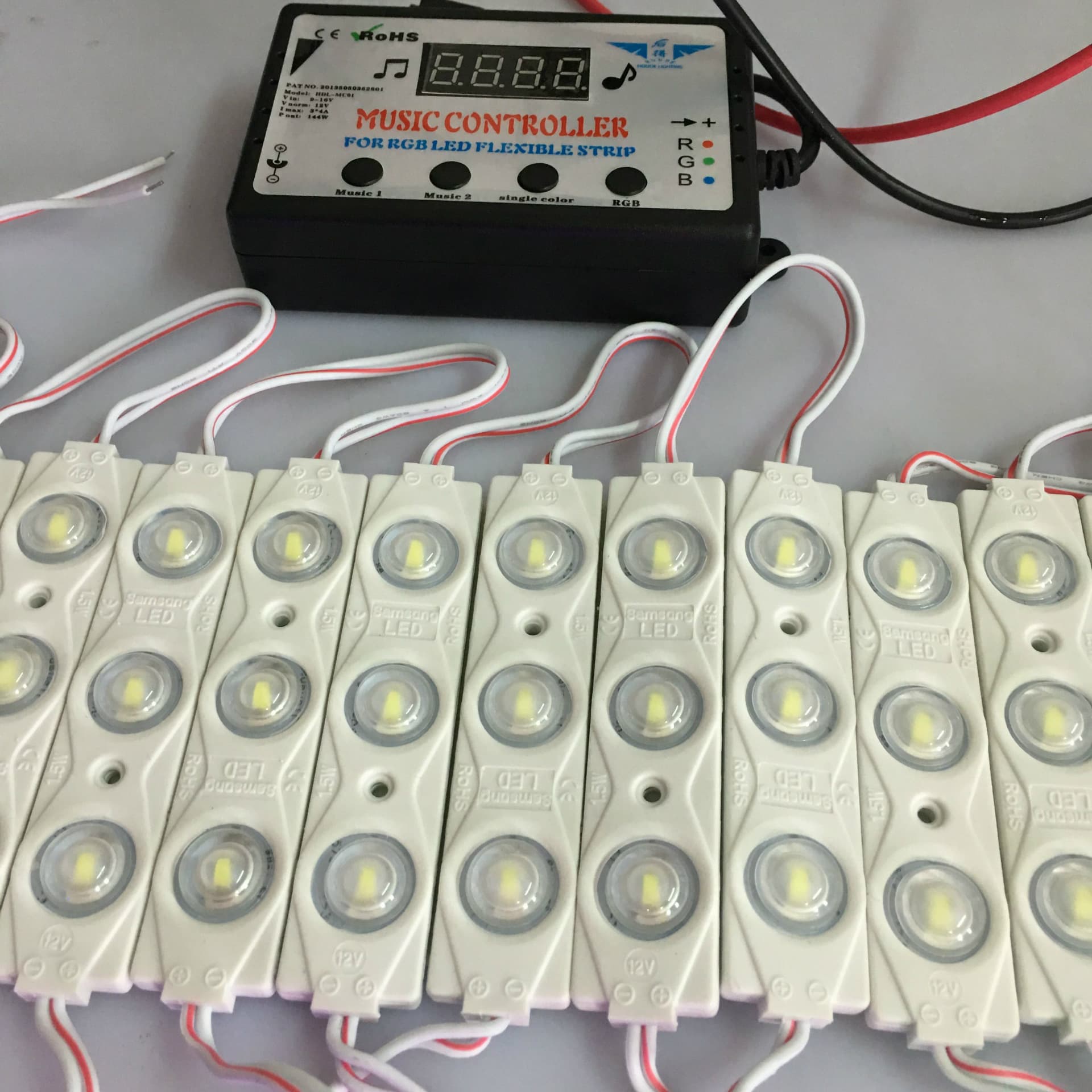 LED injection molded lens module 5730-3 lamp waterproof module, DC12V luminous advertising light box lighting high-brightness module.