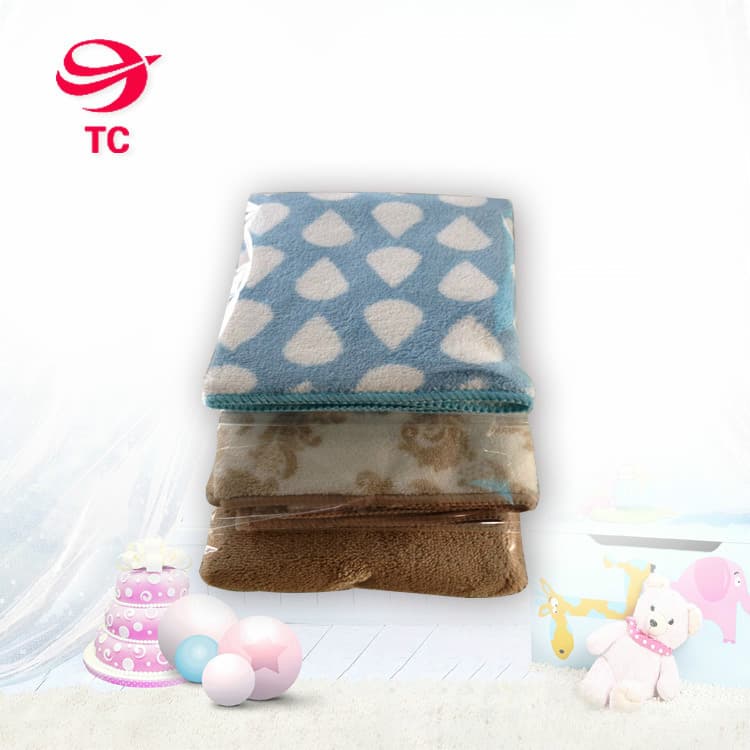 Manufacturer wholesale soft and comfortable coral fleece towel, microfiber washcloth, coral fleete small square towel