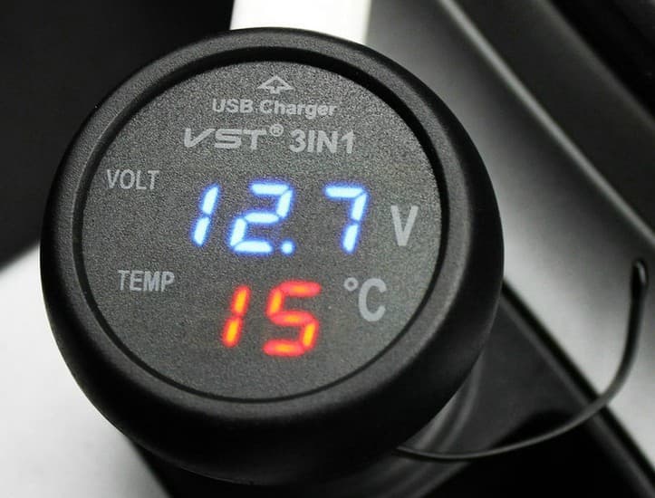 Three-in-One Car Modification Multi-Function Meter Temperature Detector USB Charger Digital Display Voltmeter