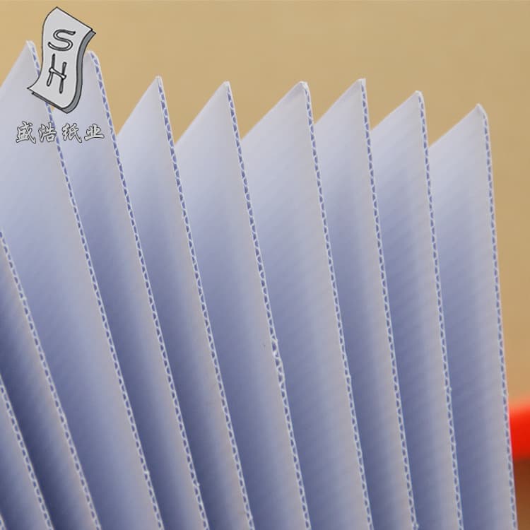 Cosmetic liner white corrugated fluted board