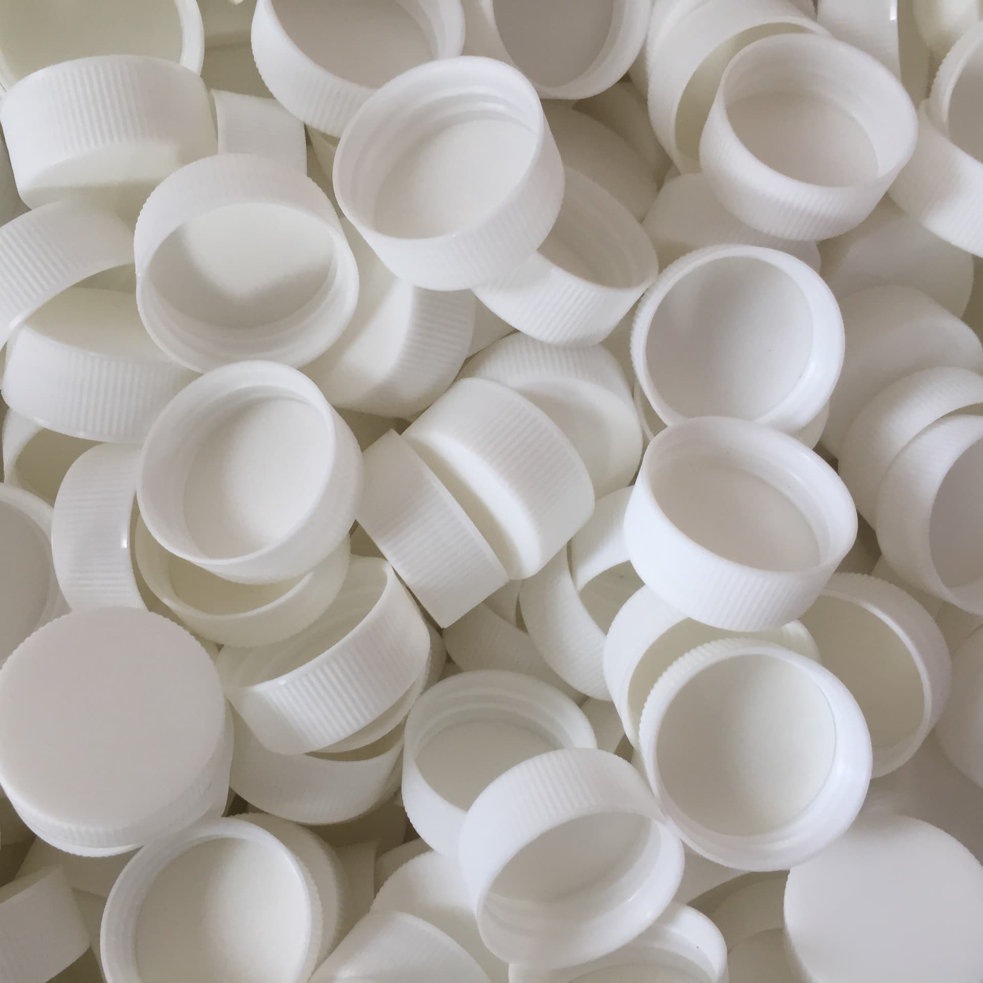 32 teeth screw cap, bottle outer diameter 32mm, lotion bottle cap, shower gel sealing cap, ordinary cap, plastic cap