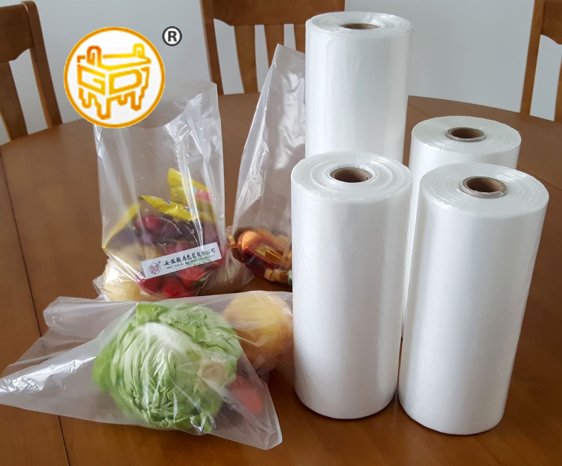 Supermarket roll bags wholesale, perforatable hand-tear fully biodegradable plastic thick roll bags, point-sealed fresh-keeping bags