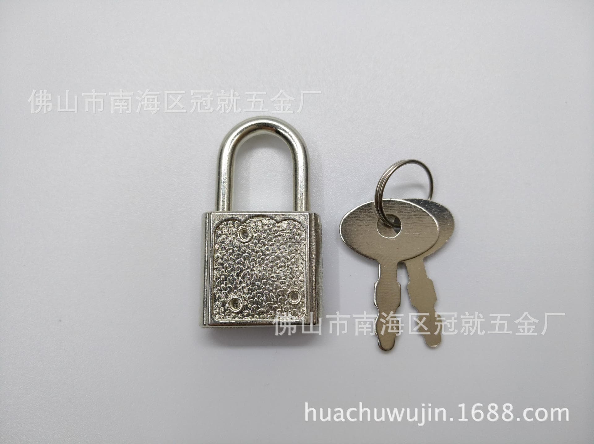 Factory direct supply of zinc alloy small padlocks, small square locks, miniature locks.