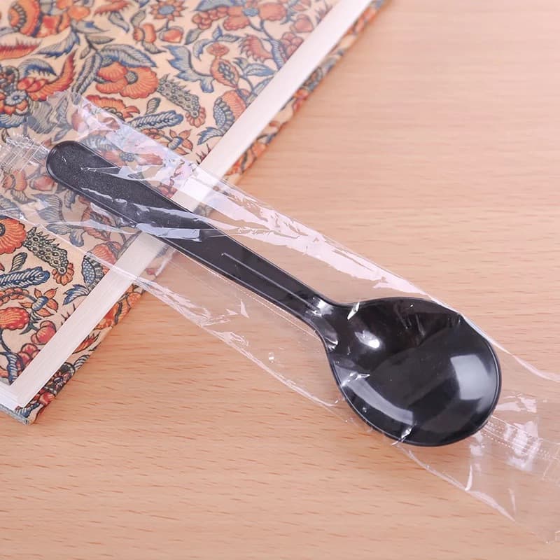 Disposable plastic soup spoons, forks, dessert spoons, stirring spoons, ladles, large spoons, individual spoons