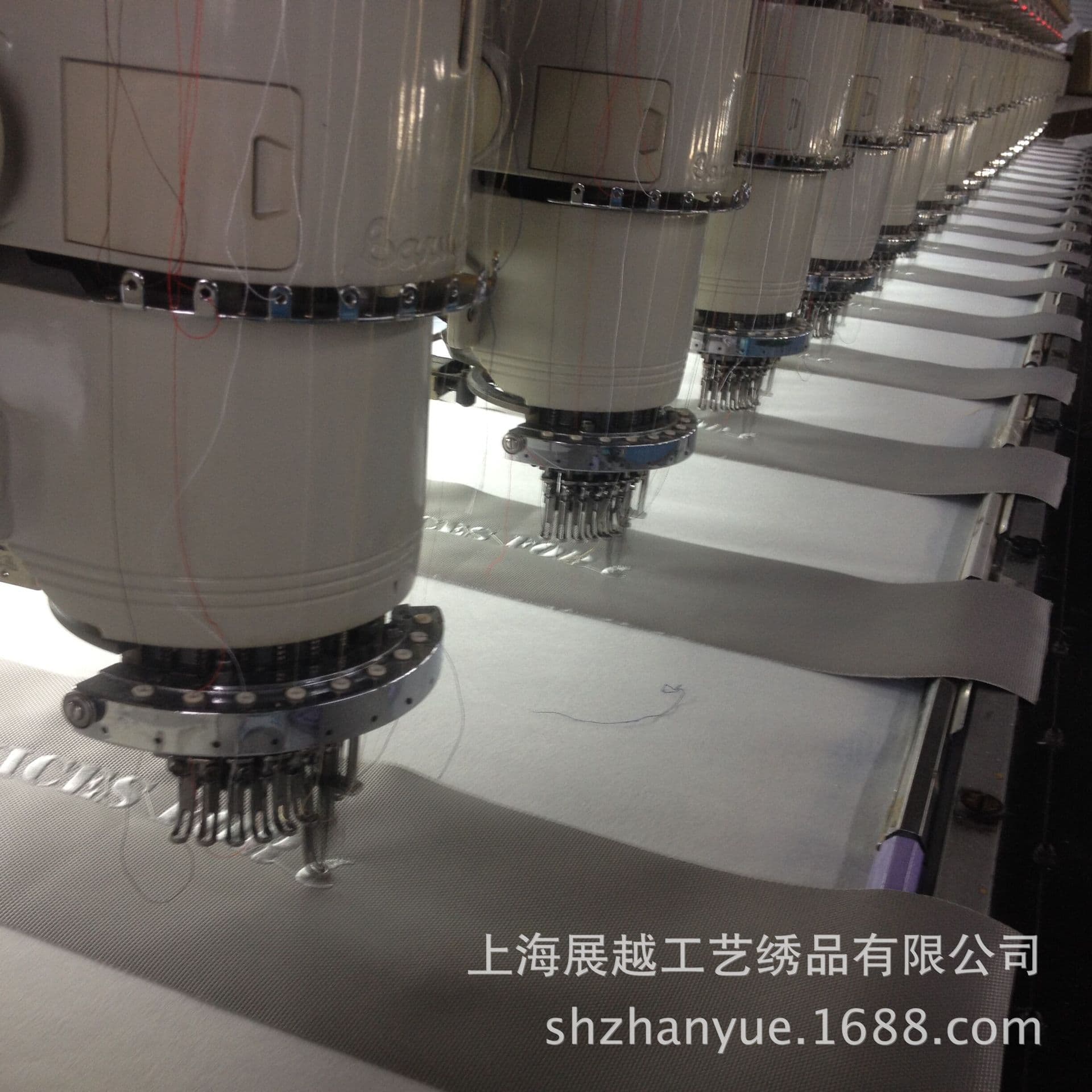 Supply custom brand embroidery logos, badge patches, made-to-order from samples, production embroidery processing factory, ready-to-wear electronic embroidery