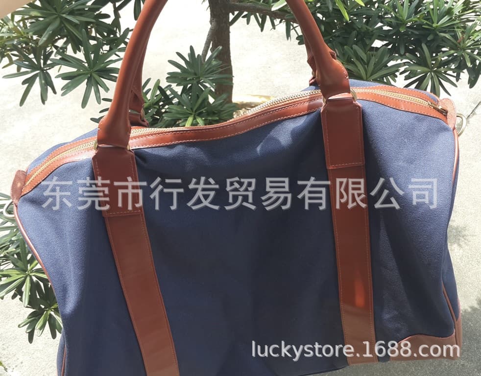 The manufacturer customizes the new portable travel bag for going out, which can be added with a single shoulder strap and can be printed with a logo.