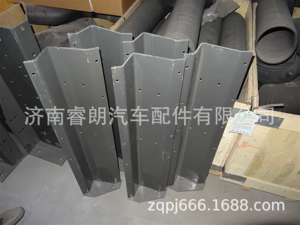Manufacturer wholesale Sinotruk Howo Steyr parts WG9750930020 Front left fender bracket assembly