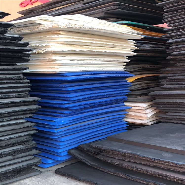 EVA sheets are available in 45-65 degree EVA materials. They can be sliced. Black and white, and colored EVA sheets can be customized.