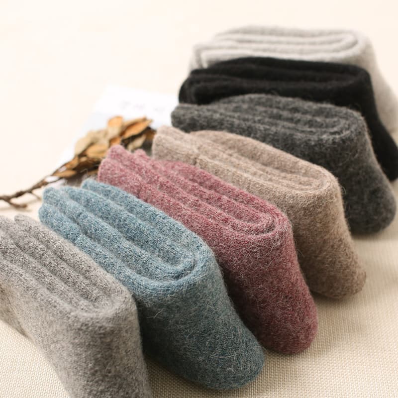 Women's Warm Wool Socks Winter Mid-Calf Wool Socks Classic Solid Color Terry Towel Bottom Socks