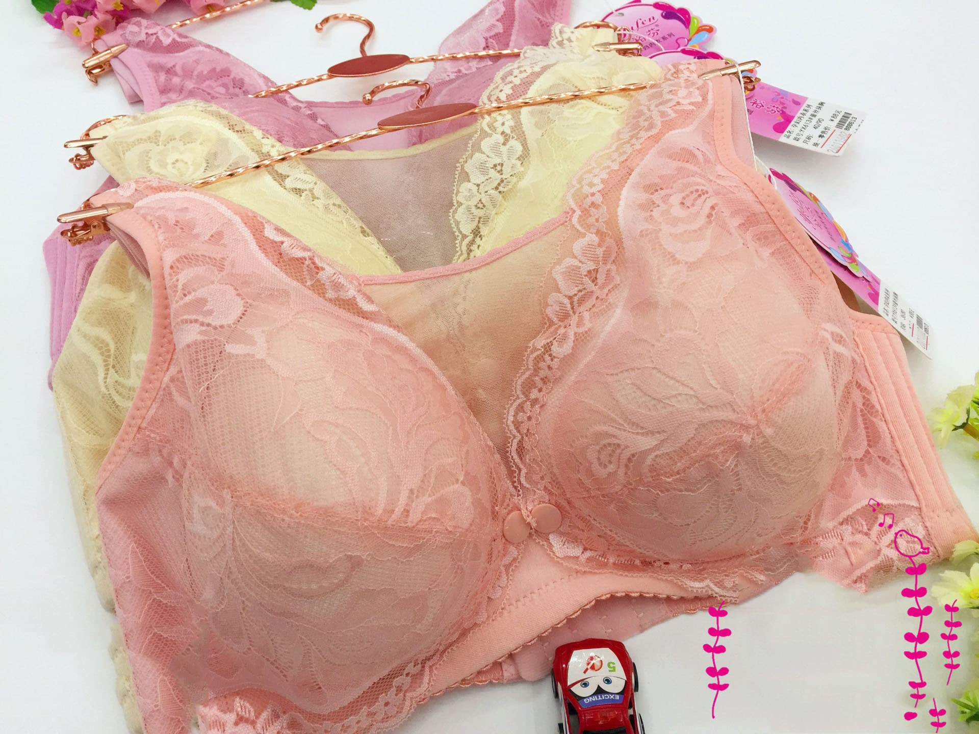 Factory wholesale maternity and nursing bras, anti-exposure strapless full vest style lace nursing bras wholesale.