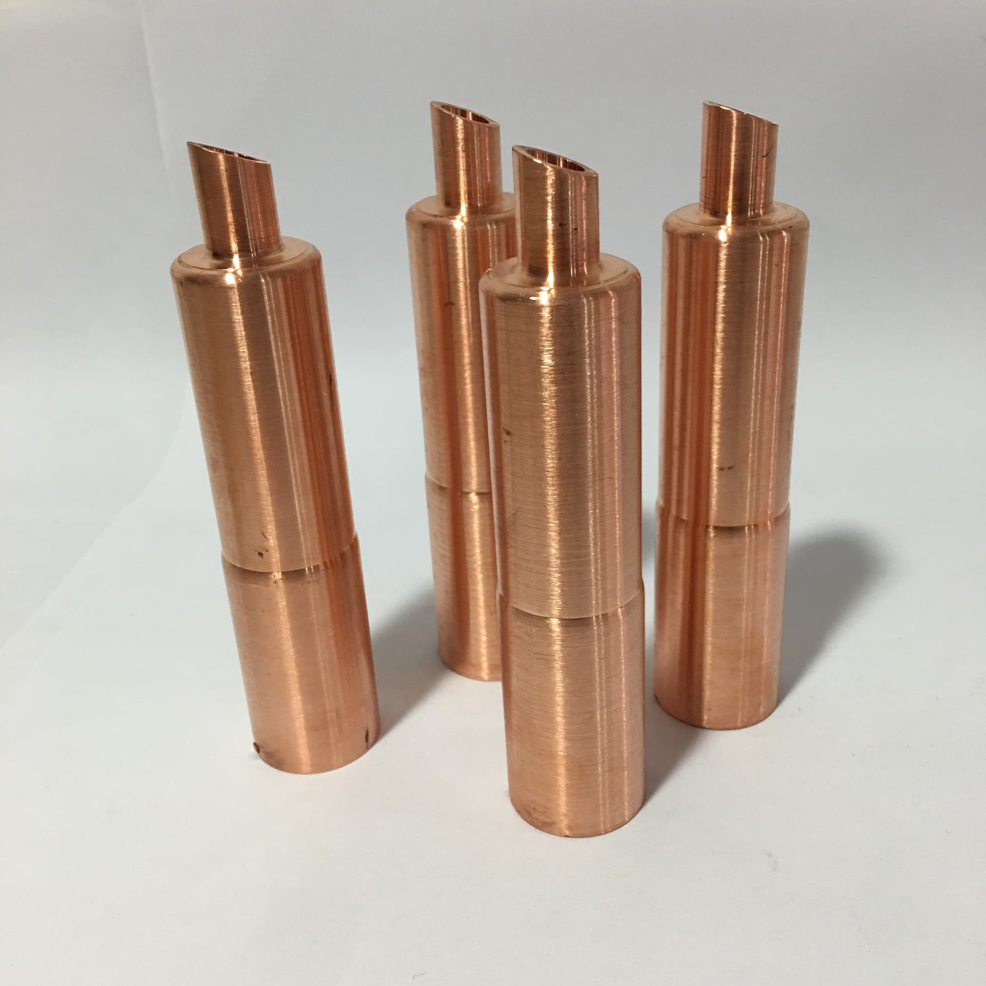 Factory Direct Sale of VOLV 270946 Purple Copper Injector Copper Sleeve, 276130-2, 270575, etc.