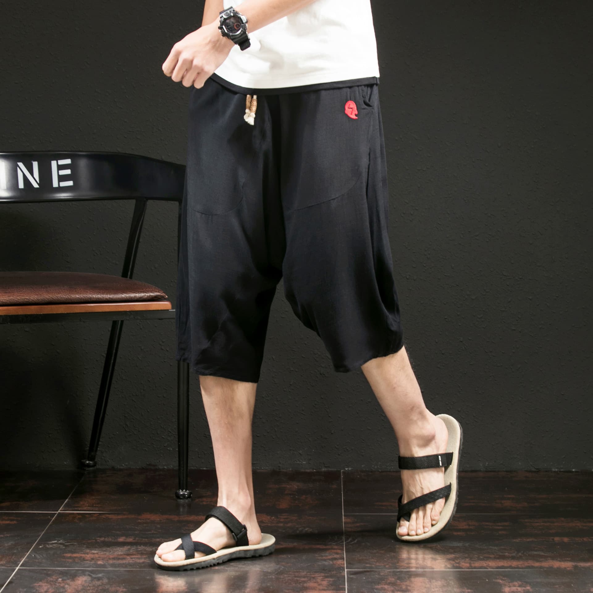 New Summer Cotton Linen Embroidered Thin Loose Plus Size Capri Casual Harem Beach Shorts for Men