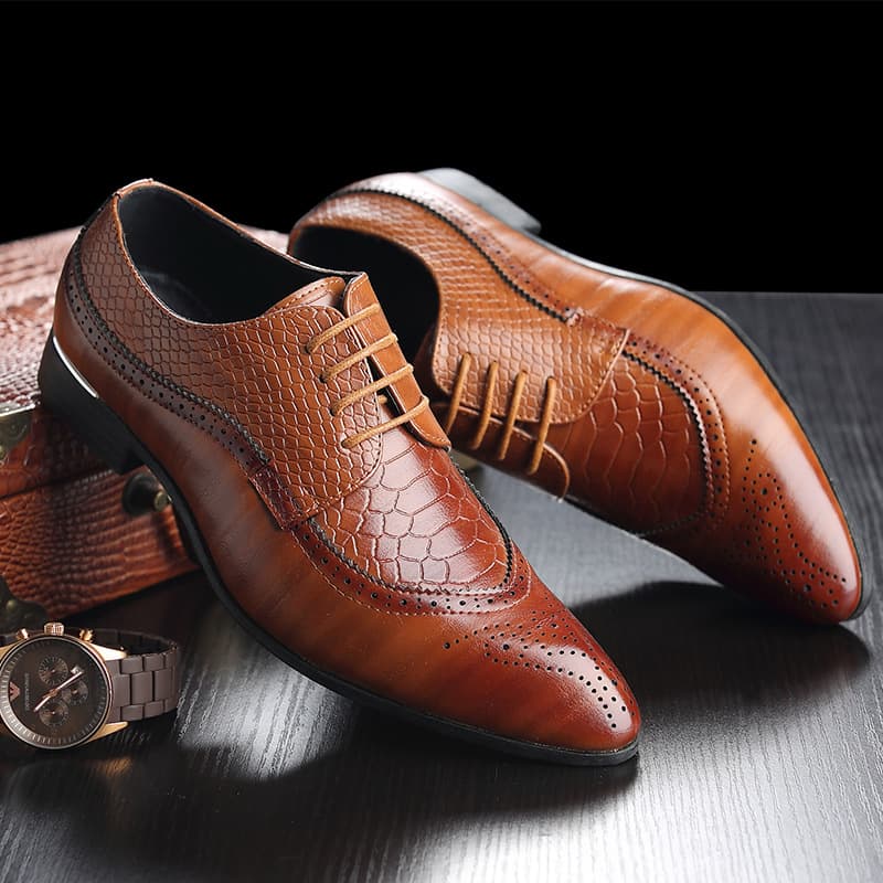 New Men's Summer Business Casual Dress Shoes Brogue Carved Korean British Cross-Border Large Size