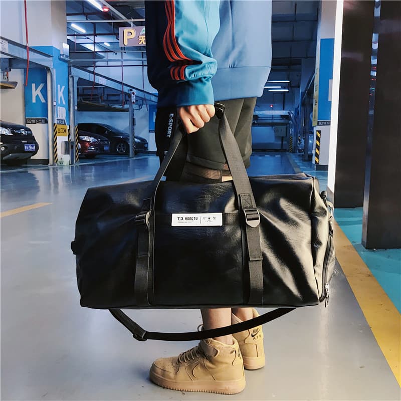 New Short Trip Travel Bag Men's Large Capacity PU Tote Bag Fashion Sports Gym Bag Waterproof Business Trip Luggage Bag