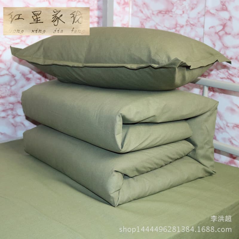Single military green quilts, insulated quilts, winter disaster relief student dormitory bedding, construction site single cotton quilts wholesale